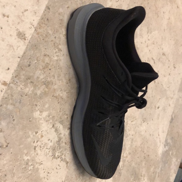 Women's Black Nike's Size 8 - Picture 4 of 6